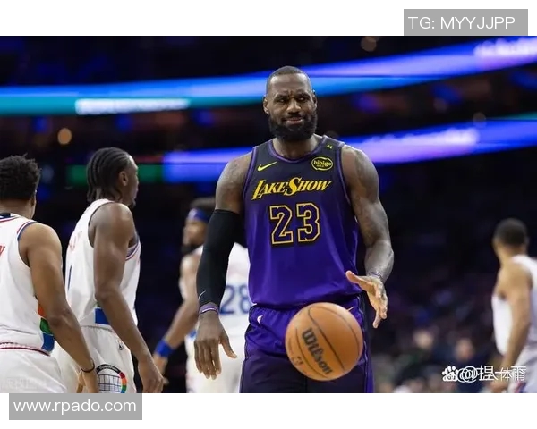 11月15号詹姆斯对决强敌期待精彩比赛引发球迷热议
