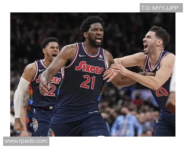 2001年季后赛76人对决猛龙精彩回顾与赛场瞬间分析