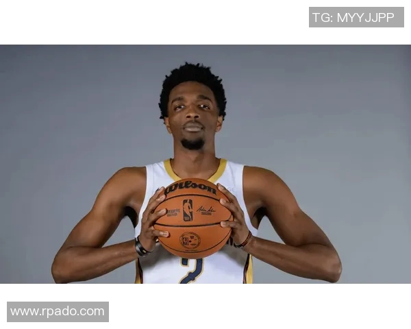 赫伯特琼斯的篮球之路与成长历程探讨