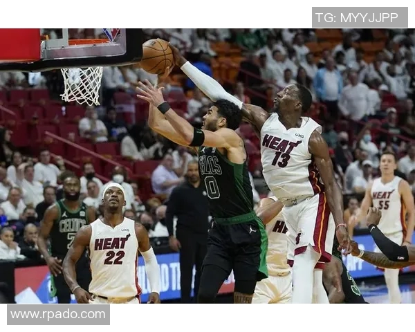 303勇士与凯尔特人激战正酣谁能在季后赛中笑到最后