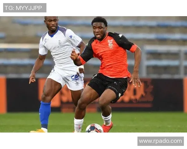 尼姆与洛里昂历史交锋回顾及球队发展历程探讨