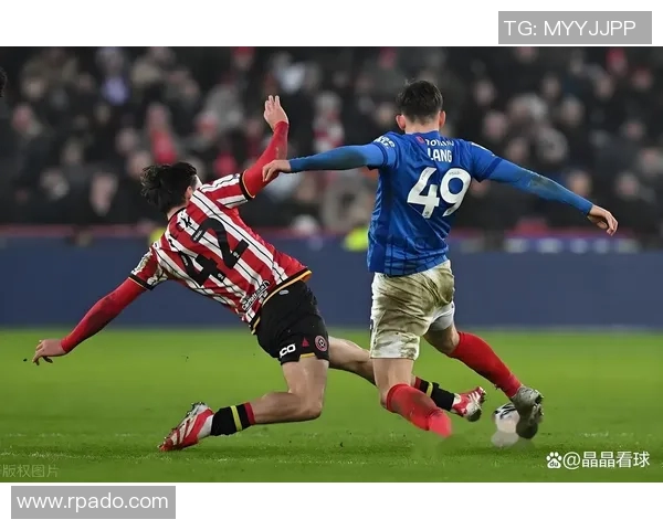 英超焦点战利物浦主场迎战谢菲联全力争胜展现强队风范 英超焦点战利物浦主场迎战谢菲联全力争胜展现强队风范