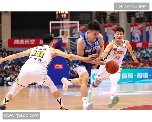 辽宁男篮与浙江广厦激战正酣谁将赢得这场篮球巅峰对决 辽宁男篮与浙江广厦激战正酣谁将赢得这场篮球巅峰对决