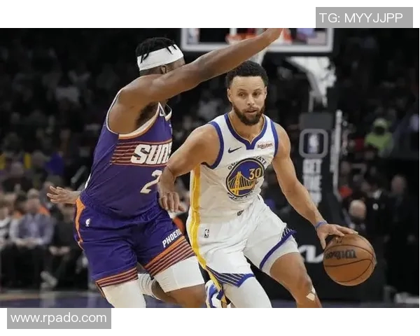 勇士与快船激战四月精彩对决全场回顾与精彩瞬间分析 勇士与快船激战四月精彩对决全场回顾与精彩瞬间分析