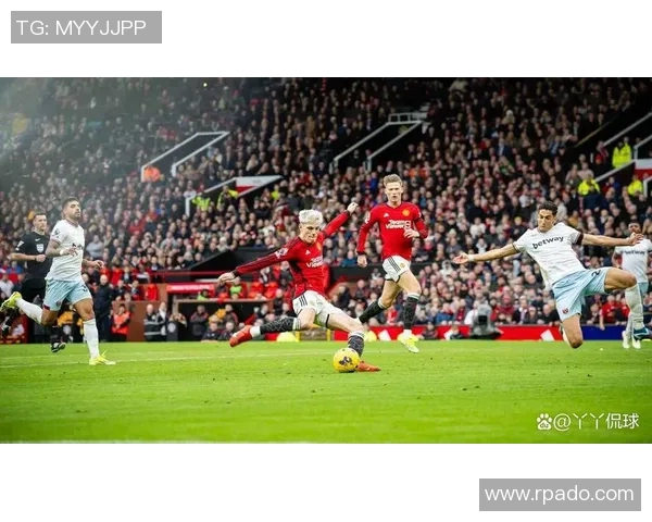 西汉姆联与热刺激战正酣谁能在英超赛场上笑到最后